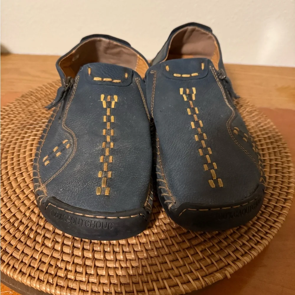 Men's Casual Slip-On Leather Handmade Shoes in Navy with Contrast Stitching‎